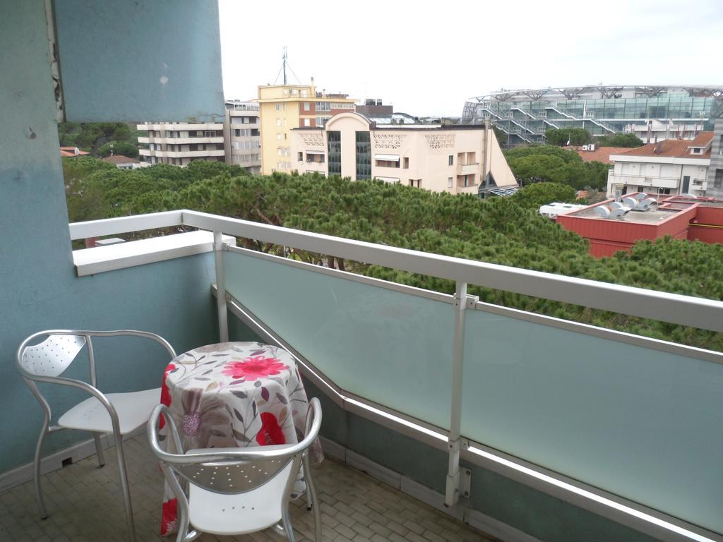 Hotel Zanarini In Centro A Riccione Luaran gambar