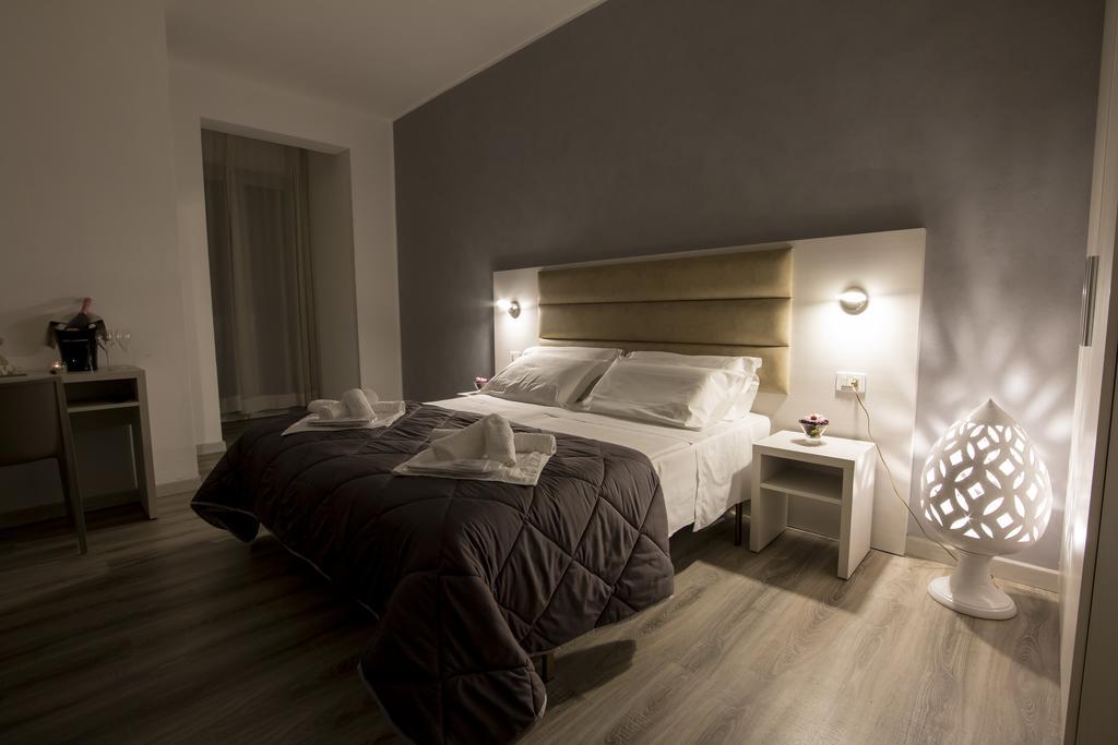 Hotel Zanarini In Centro A Riccione Luaran gambar